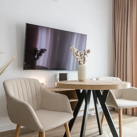 Pod żurawiem Chmielna 110 By Alqueen *