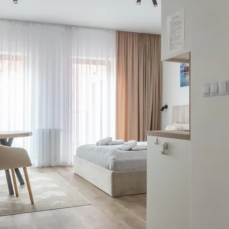 Pod Zurawiem Chmielna 110 By Alqueen Apartman *